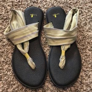 Sanuk Sandals - Gray & Yellow - EUC